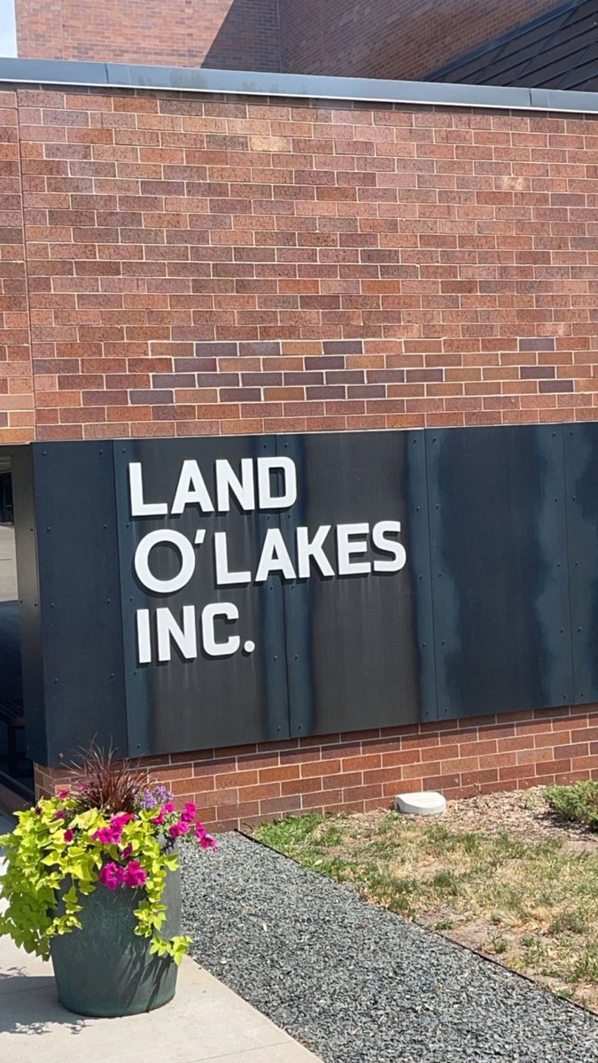 madison_sbwu's tweet photo. next step was demanding beth ford (ceo of land o lakes- on the board of directors for starbucks) hear our proposals and sit with us at the bargaining table 
she was "not in today" and we were promptly asked to leave 
but ! not before we shared our stories and demanded to be heard https://t.co/MnnAh1jTf5