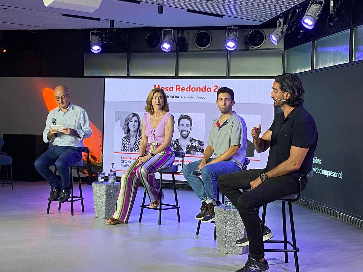 Hoy estamos junto a <a href="/Emprendedores/">Emprendedores</a> en CASA SEAT <a href="/tuSEAT/">SEAT España</a> conversando sobre #marca e #internacionalización de la mano de <a href="/FamaSofas/">Fama Sofas</a> <a href="/RocaSanitario/">Roca Sanitario</a> <a href="/LolaCasademunt/">Lola Casademunt</a> <a href="/redpoints/">Red Points</a> <a href="/HeuraFoods/">Heura Foods</a> y <a href="/AlmaCorporation/">AlmaCorporation</a> (<a href="/MarcoAldany/">Marco Aldany ✂️</a>) ¡Gracias por sumaros a este interesante diálogo!