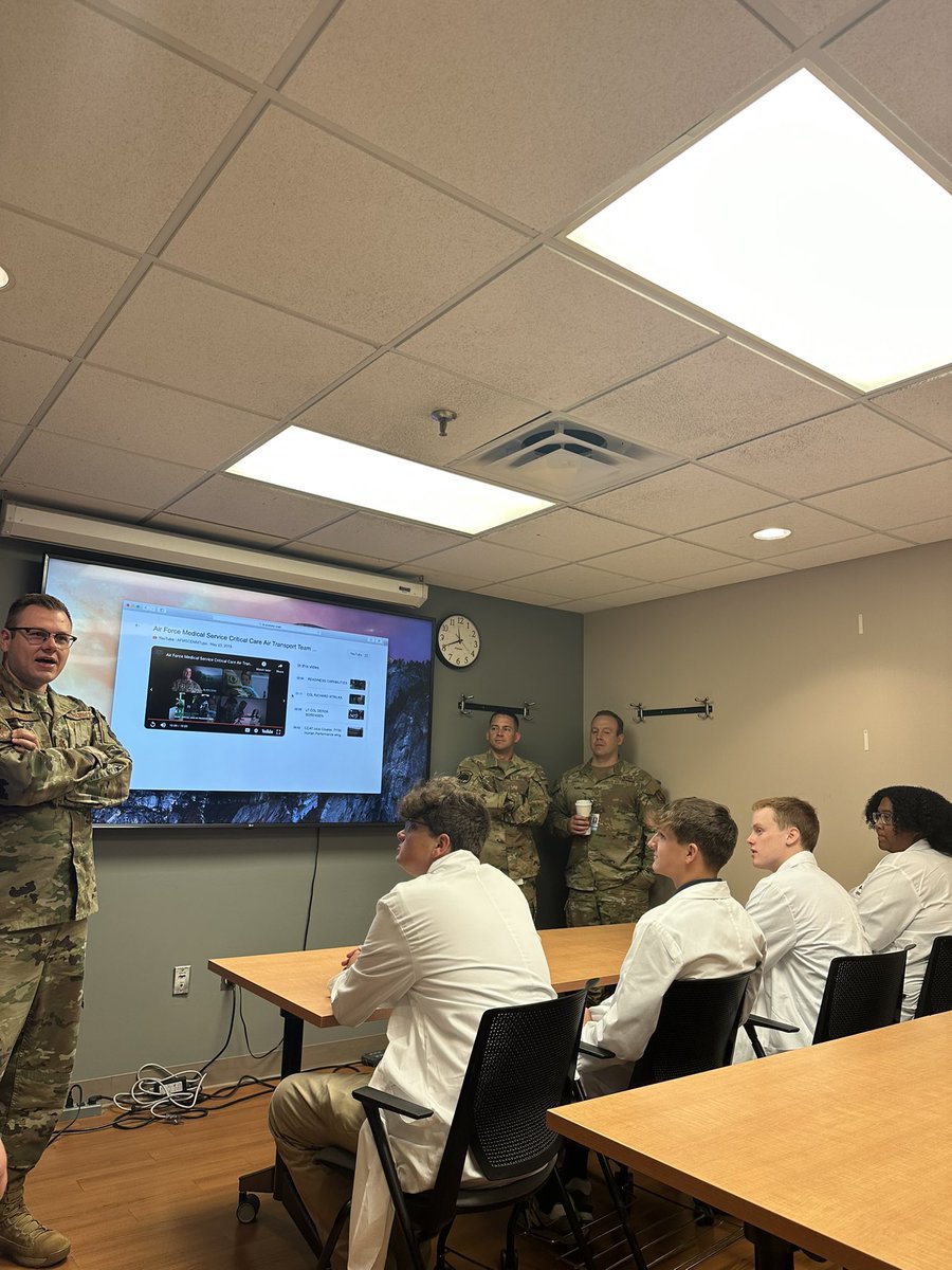 myTAPHEALTH's tweet photo. Last week, #TapHealth students visited @uc_health for their Trauma Day event where they were able to see the trauma center, helipad, and listen to one of UC Health’s top trauma surgeons! Thank you so much for having us! 🩺🏥 https://t.co/DiOTiKuIvO