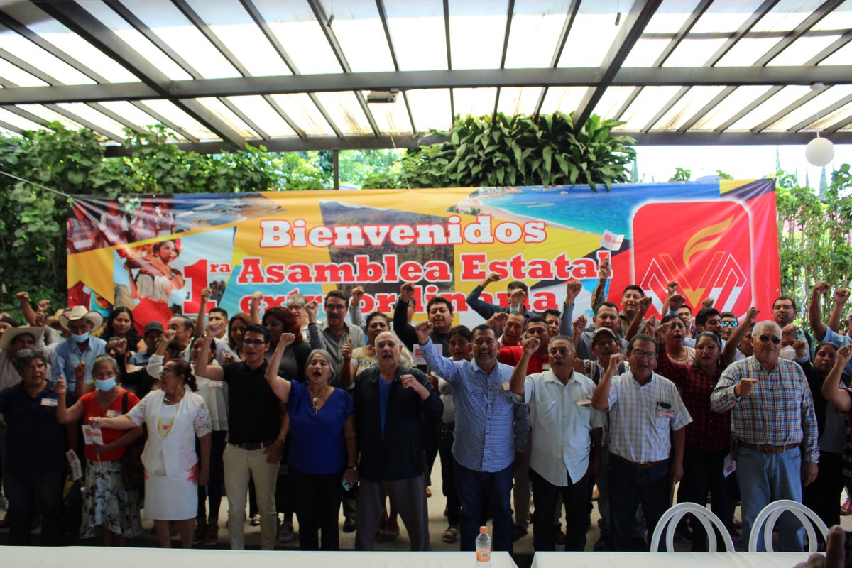Buen día, los invito a leer mi artículo de esta semana titulado "Una buena noticia en Guerrero" 
Jamás duden que nosotros somos sus hermanos de clase y de lucha. Adelante, compañeros de Guerrero. Ustedes son un ejemplo nacional.

facebook.com/JuanCelisAguir…
