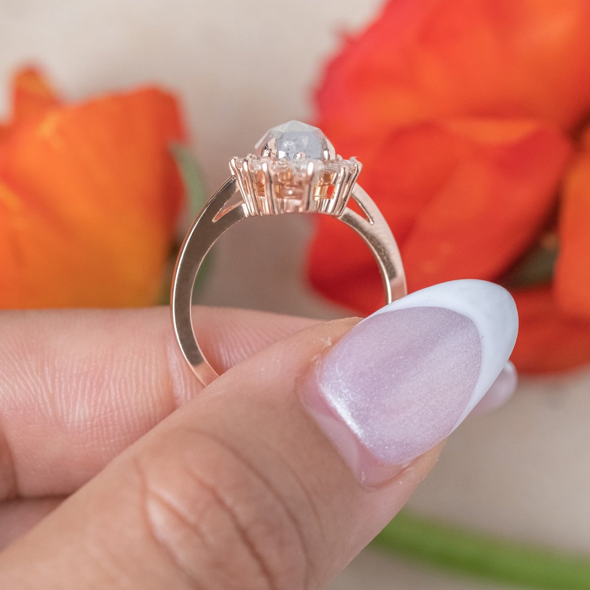 pnpstudio_'s tweet image. This Salt and Pepper Pear Diamond Wren Engagement Ring is so stunning, I mean look at that basket cathedral setting! ✨💍😍
#perfectring #pearshapediamond