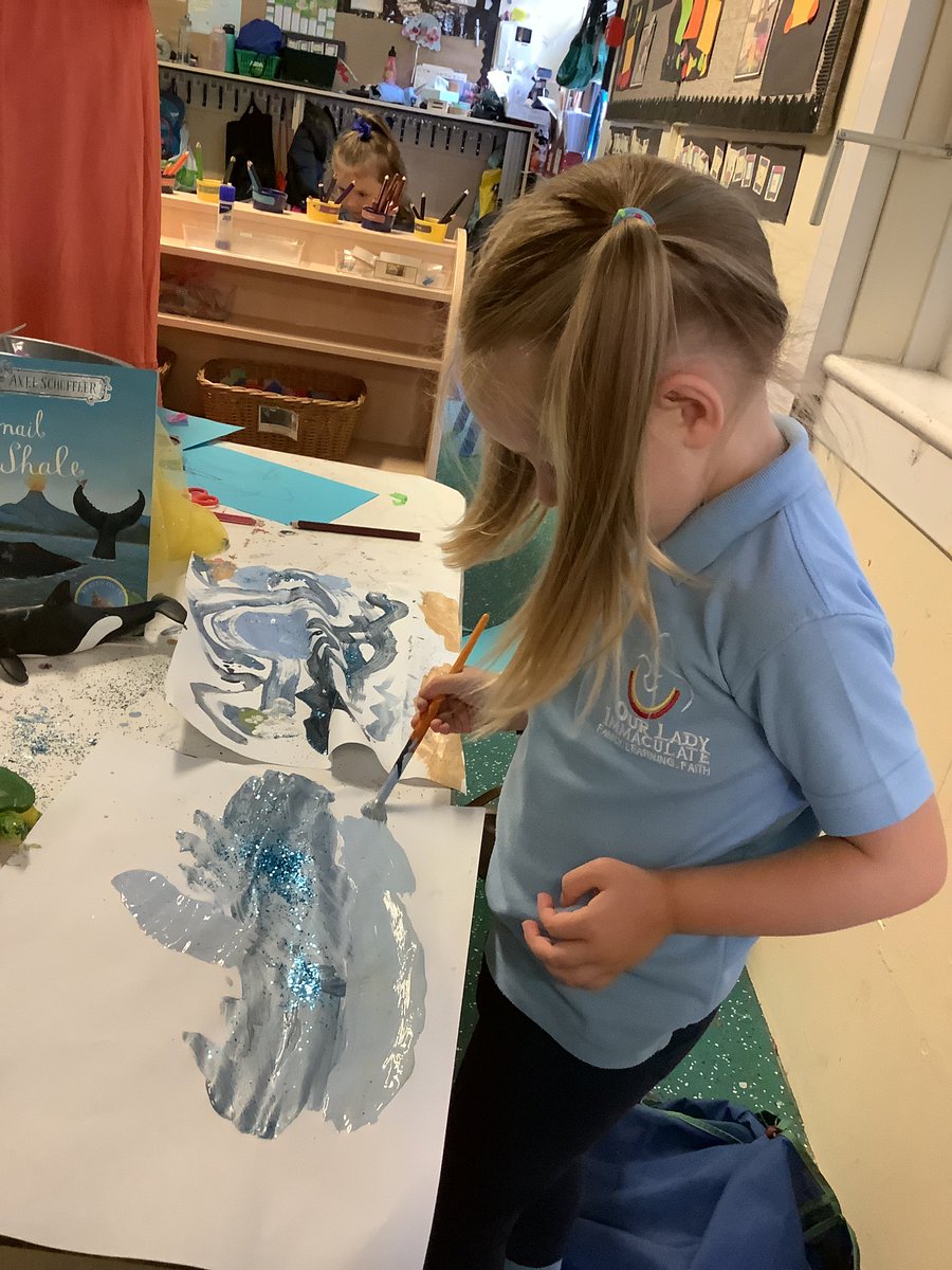 oli_nursery's tweet photo. After a discussion about the various destinations the snail and the whale visited on their journey around the world, @oli_nursery created some wonderful paintings @oli_primary @DeputyOLI @csergeant3 #olipart #olipreading https://t.co/FxWjf04vYr