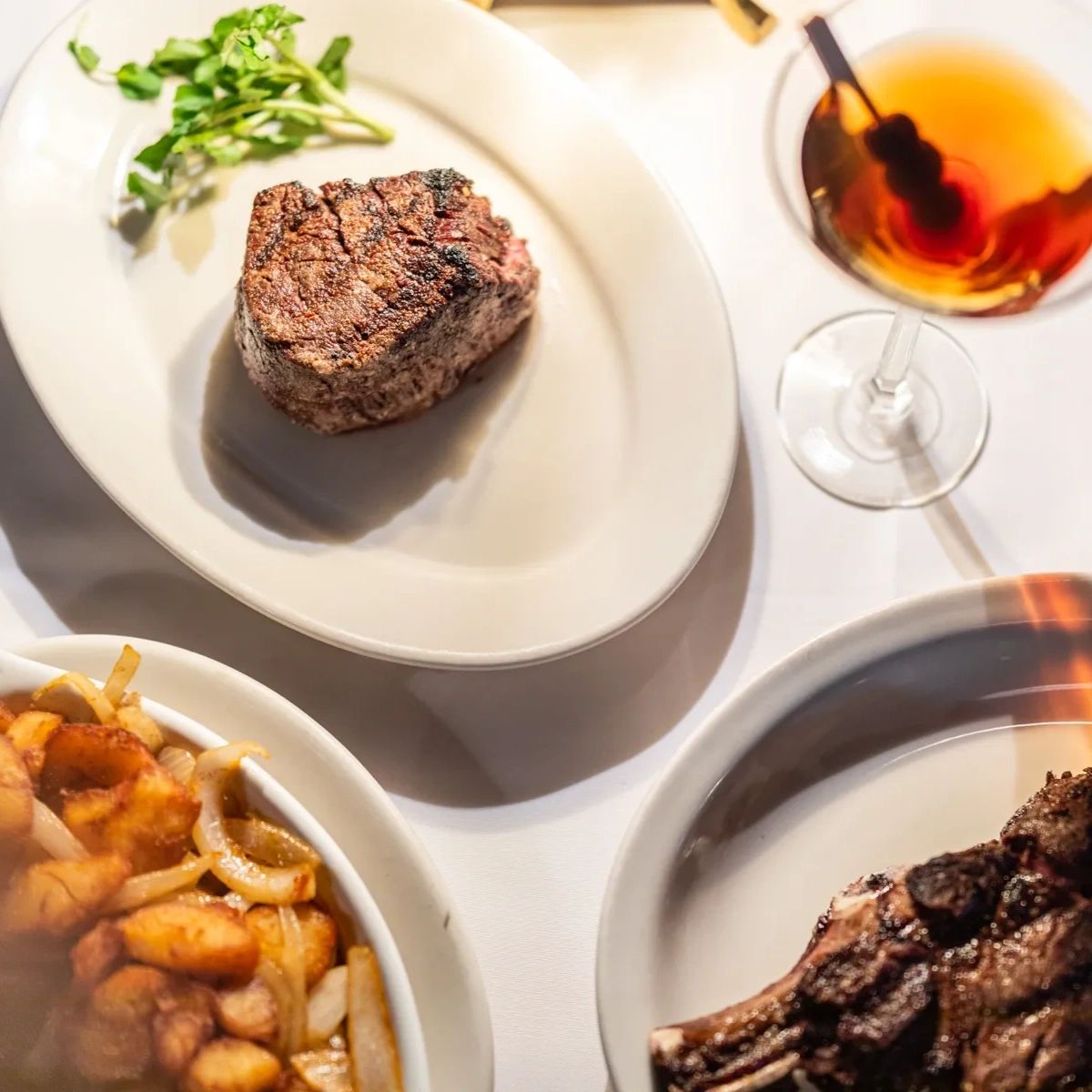 Lewnes' Steakhouse tweet media