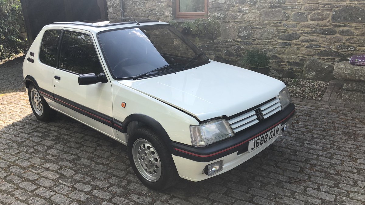 ChrisHDrives's tweet photo. Time to dig this old thing out the garage and get it ready for this weekend @PSCUK_ #PeugeotFestival at @PrescottHClimb. @peugeot #205GTI #sacrenumero #40ans205 https://t.co/6II3C63MTl