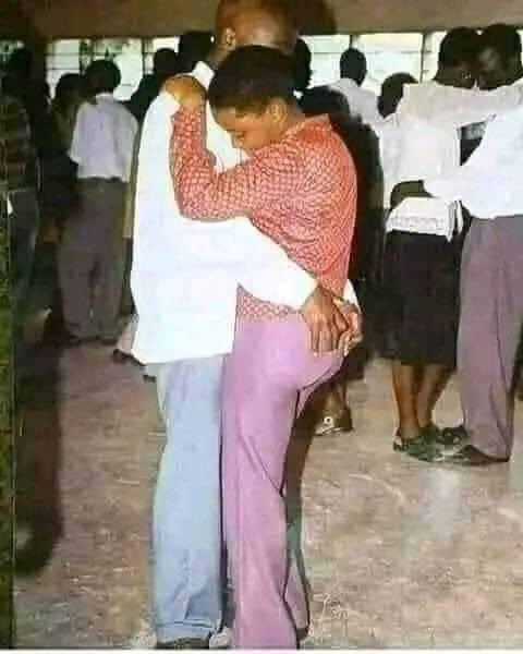 FranckTshi's tweet photo. #rdc les talibans 🤣🤣🤣🤣.
en mode zouk love 🤣🤣🤣 le SG de #ludps https://t.co/r9sQ8MYlOR
