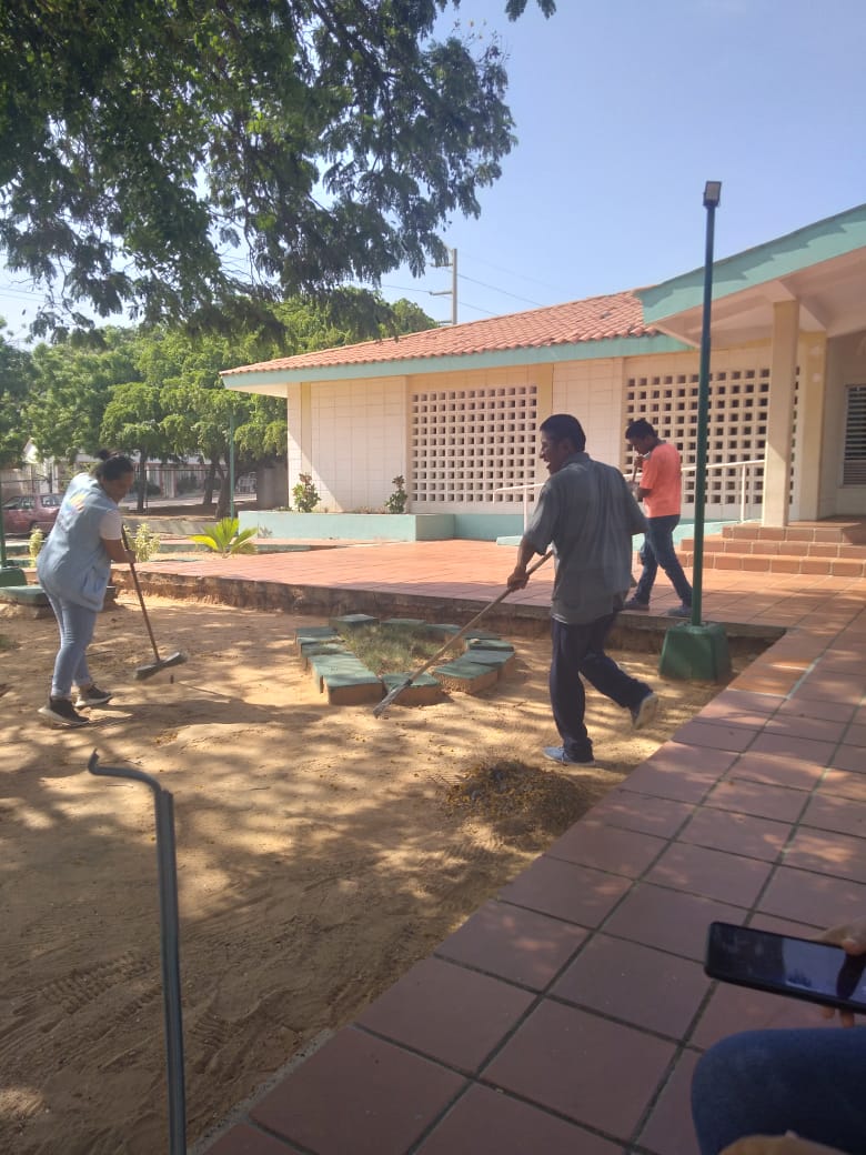 IdennaZulia's tweet photo. La población Infanto-Juvenil de la UPIE Dominguito participó en una actividad con motivo del día Internacional de la Conservación de los Suelos, junto a los educadores y personal de @IdennaZulia en #Maracaibo @NicolasMaduro @ConCiliaFlores @pestana_jl @rav https://t.co/LV0Z0X1y1x