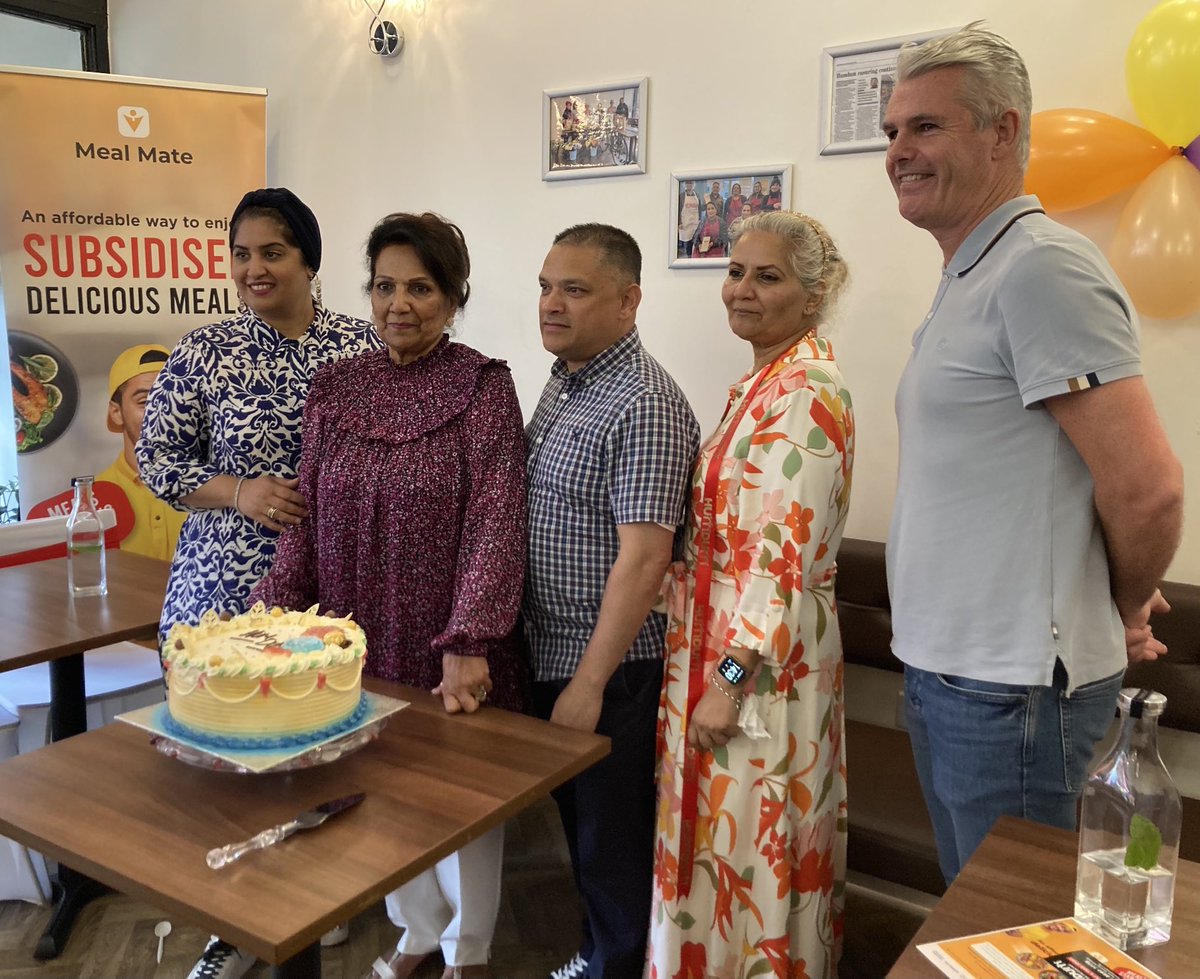 Fabulous lunch at ⁦@HumdumUk⁩ - already run a fantastic food aid service, now also a restaurant! Nighat and her volunteers are an inspiration. ⁦@lbbdcouncil⁩ people: support this not for profit venture and get a delicious lunch - win win! ⁦@CllrAshraf⁩