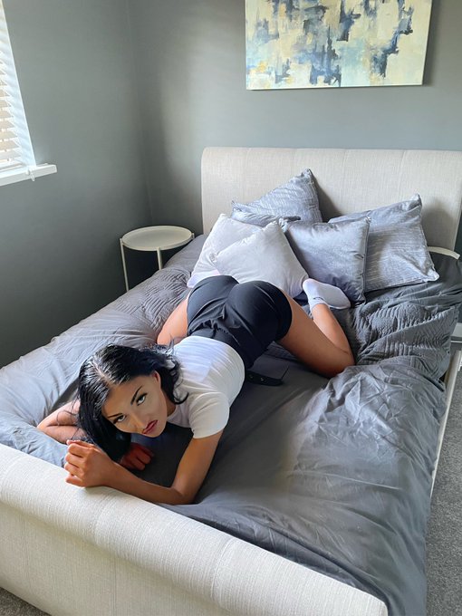 Position assumed, wanna join me ? https://t.co/Ph14MI6Ysn