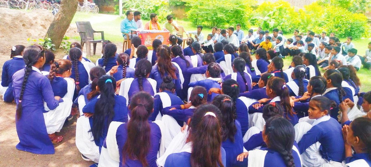 RaviRajaUp's tweet photo. #75YearsofABVP #75thFoundationDay 
#abvpforfatehpur  #कानपुर_प्रांत 

         अखिल भारतीय विद्यार्थी परिषद के 75वें स्थापना दिवस 9 जुलाई के पूर्व दिवस में धाता नगर इकाई के श्री बलदेव प्रसाद शुक्ल इंटर कॉलेज में संगोष्ठी संपन्न हुई। https://t.co/iNvr8h1xPv