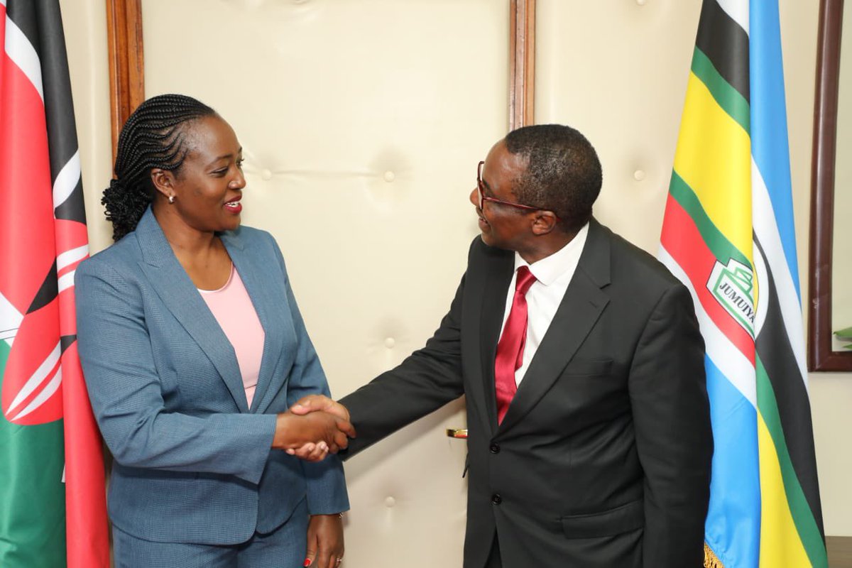 SoipanTuya's tweet photo. Welcomed Mr @Dmwaurewaihiga, the new Chairman of @NETFUNDkenya Board of Trustees to the Ministry, and discussed the Ministry's  expectations of the Government agency that was set up to consolidate financial resources for the sector. Mr Mwaure was accompanied by NetFund CEO Mr Samson Toniok.