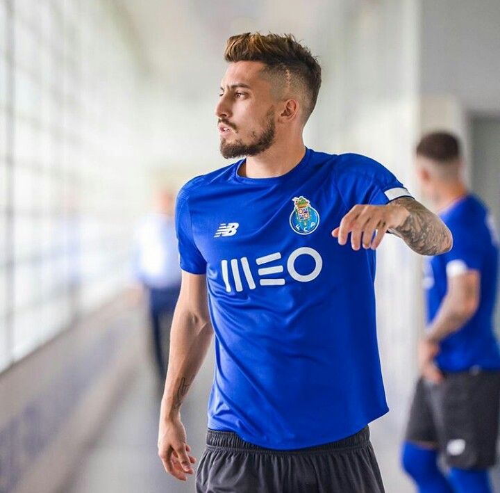 Alex Telles: «Fiz história no FC Porto, não tenho como jogar no Benfica» -  CNN Portugal