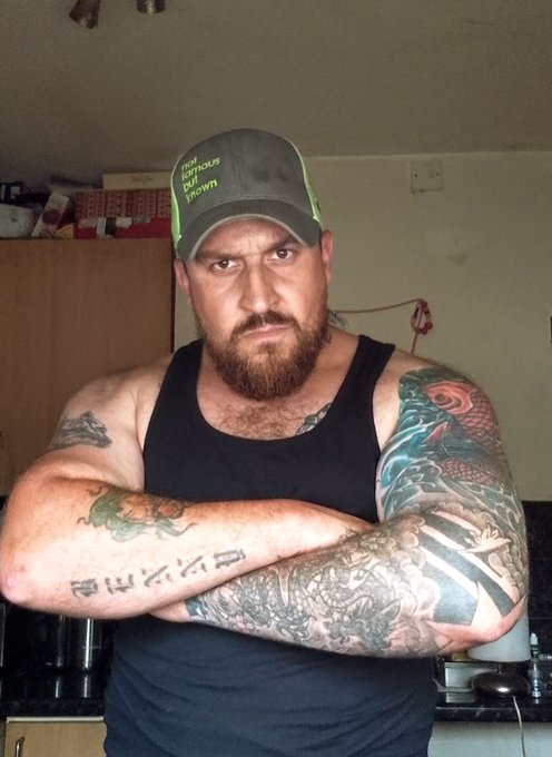 Big Vinnie just joined Twitter give him a follow @bigvinniexxx https://t.co/VWp2gzfjBq