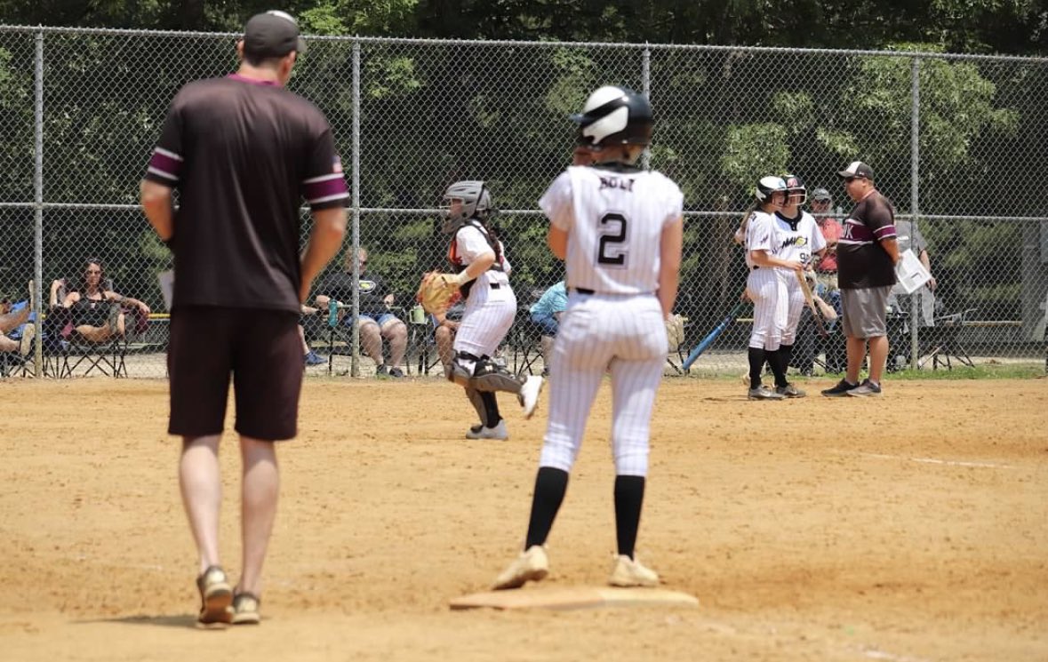 HannahBolt02's tweet photo. Great weekend with the team. love my girls ❤️. We went 4-0 unfortunately we couldn’t finish due to rain. Thank you @CoachShelton18 for coming down and watching me play can’t wait to be at MBU! https://t.co/qSHLmCsyWE