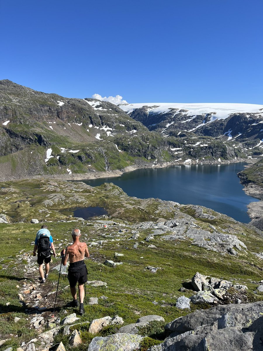 After four days with interesting talks, good discussions and “mingling” with the sport science community in beautiful Paris at <a href="/E_C_S_S/">ECSS</a>, it was nice to hike mountains again. Contrasts🙏🏻