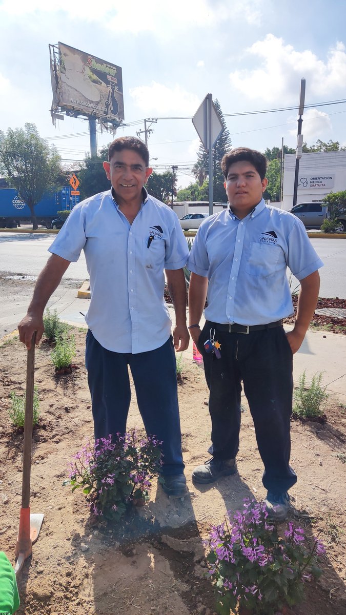 MorasBosques's tweet photo. Juntos podremos construir un corredor biológico que conecte con el Bosque La Primavera creando un habitad para polinizadores y aves migratorias.
Agradecemos a nuestros Vecinos, ITESO, Plaza Galerías, Observatorio Sur, fraccionamientos Bosques de Santa Anita y Bosque Real. https://t.co/XVQx3ShRAB