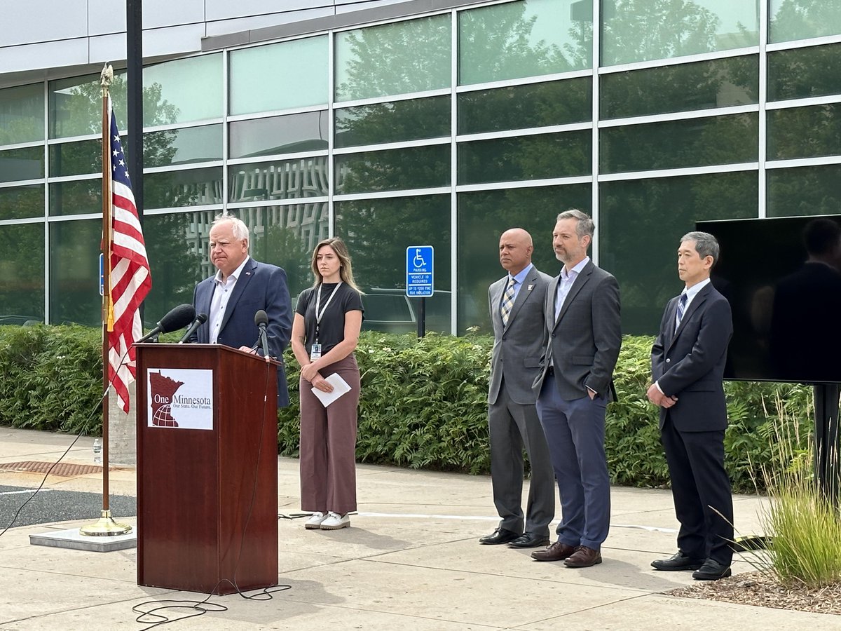 semi_polar's tweet photo. On Friday, Polar hosted MN Gov. Tim Walz and @mndeed Commissioner Matt Varilek for a press conference to highlight the $250 million #CHIPSAct matching investment that recently took effect on 7/1.
#PolarSemiconductor #MNDEED #semiconductor #semiconductors #semiconductorindustry https://t.co/PKCr9W8iYO