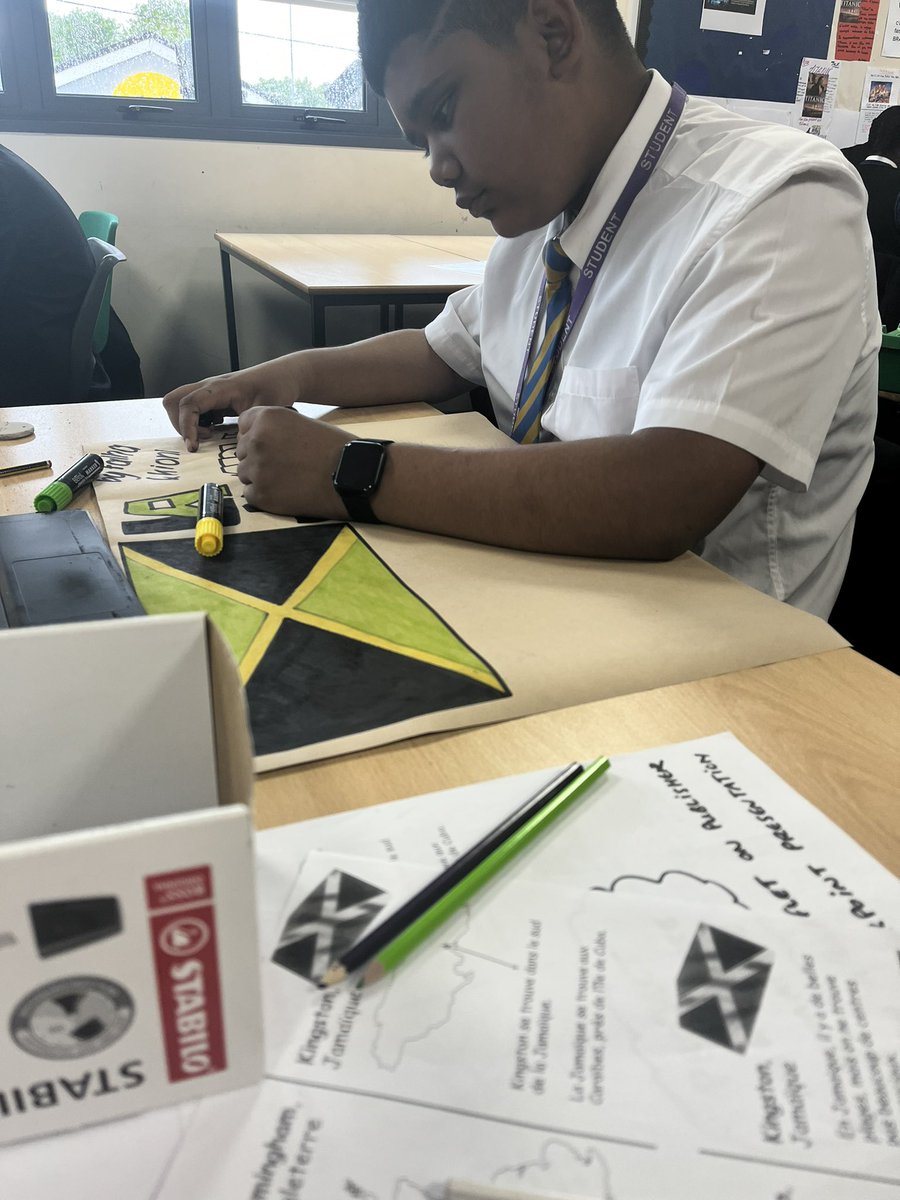 HHLanguages's tweet image. Enrichment Week off to a great start! Year 8 students enjoying learning about Jamaica in our French and Spanish classes. 

C’est fabuleux! ¡estupendo! 

🇫🇷🇪🇸 #enrichmentweek #CRST #KASE