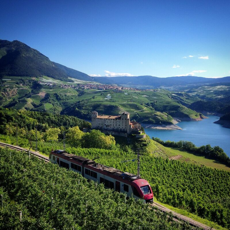 Slow Travel auf Schienen: Diesen Urlaubstrend greift auch das Trentino auf. Denn ab sofort können Kulturinteressierte auf einer Tagestour mit dem Trenino dei Castelli (kleine Schlösserbahn) gleich vier Schlösser entdecken. #Bahn #Bahnreisen #SlowTravel

bit.ly/43jKsuJ