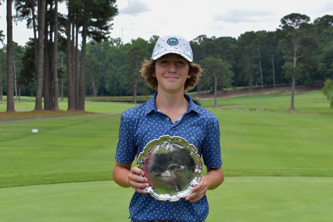 Congratulations to Griffin Williams ‘27 who won the 26th North Carolina Junior Boys’ 14 &amp; Under Championship! Griffin had a two day total of 137 (69-68) to finish three-under-par. 🎉⛳️🏆 #gdsbengals #GreensboroDaySchool #GreensboroDay