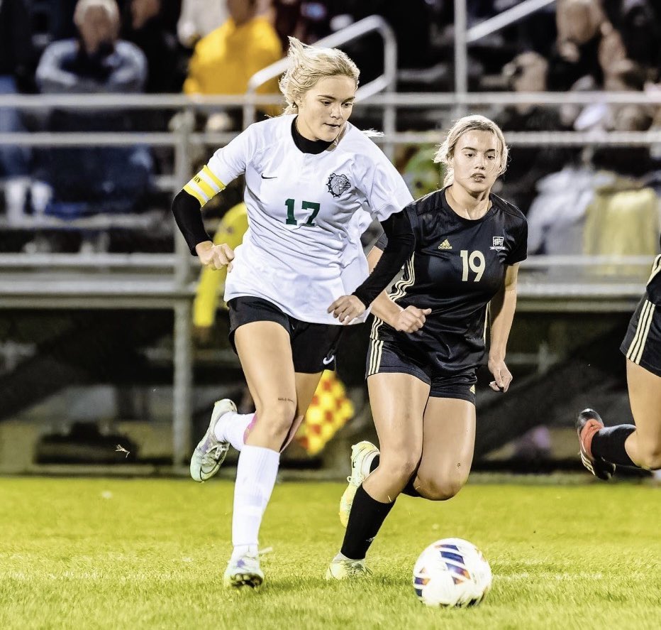 ⚽️ HUGE Congratulations to Junior Emery Newlin on her full scholarship and commitment to play soccer at the University of Dayton! 

Very well-deserved, Emery! Two seasons to continue to make history as a Bulldog before becoming a Flyer ✈️