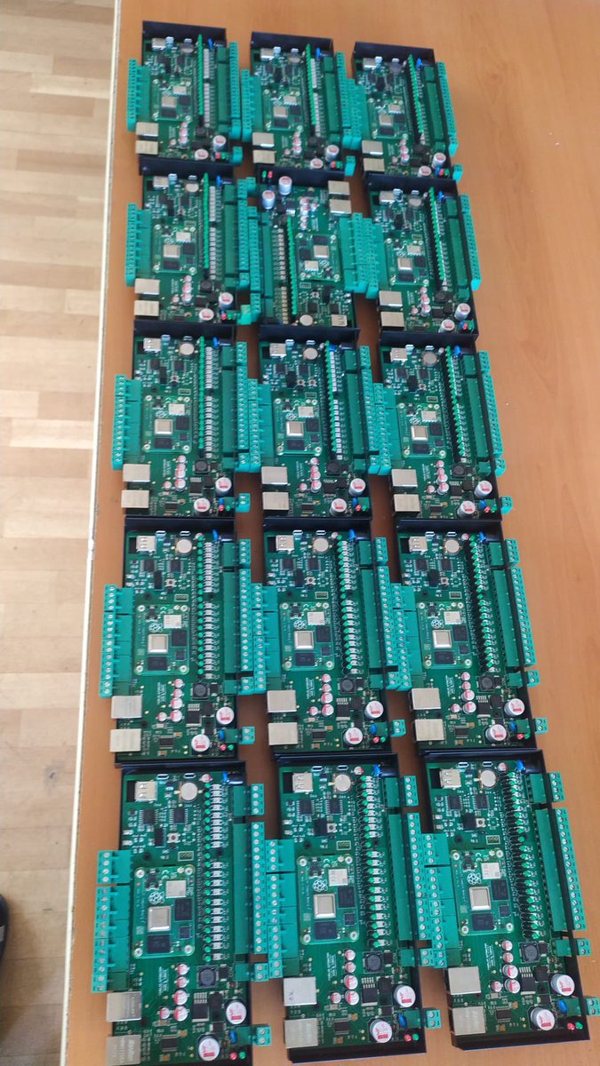 pe2a_tr's tweet photo. @TheMagPi CM4 based industrial IO controller https://t.co/xrw3yzyNIP
