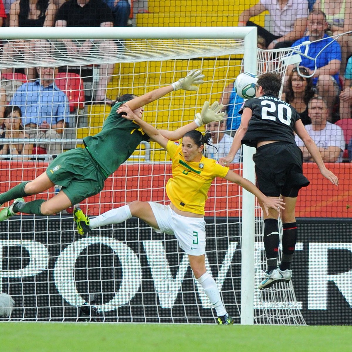 USWNT's tweet photo. 📆 #OTD in 2011: 

@mPinoe finds @AbbyWambach in the 122nd minute to force penalties versus Brazil in the EPIC Quarterfinal Round matchup of the 2011 FIFA Women’s World Cup. The USWNT advanced, 5-3 🇺🇸 https://t.co/ArVPqiry0Y
