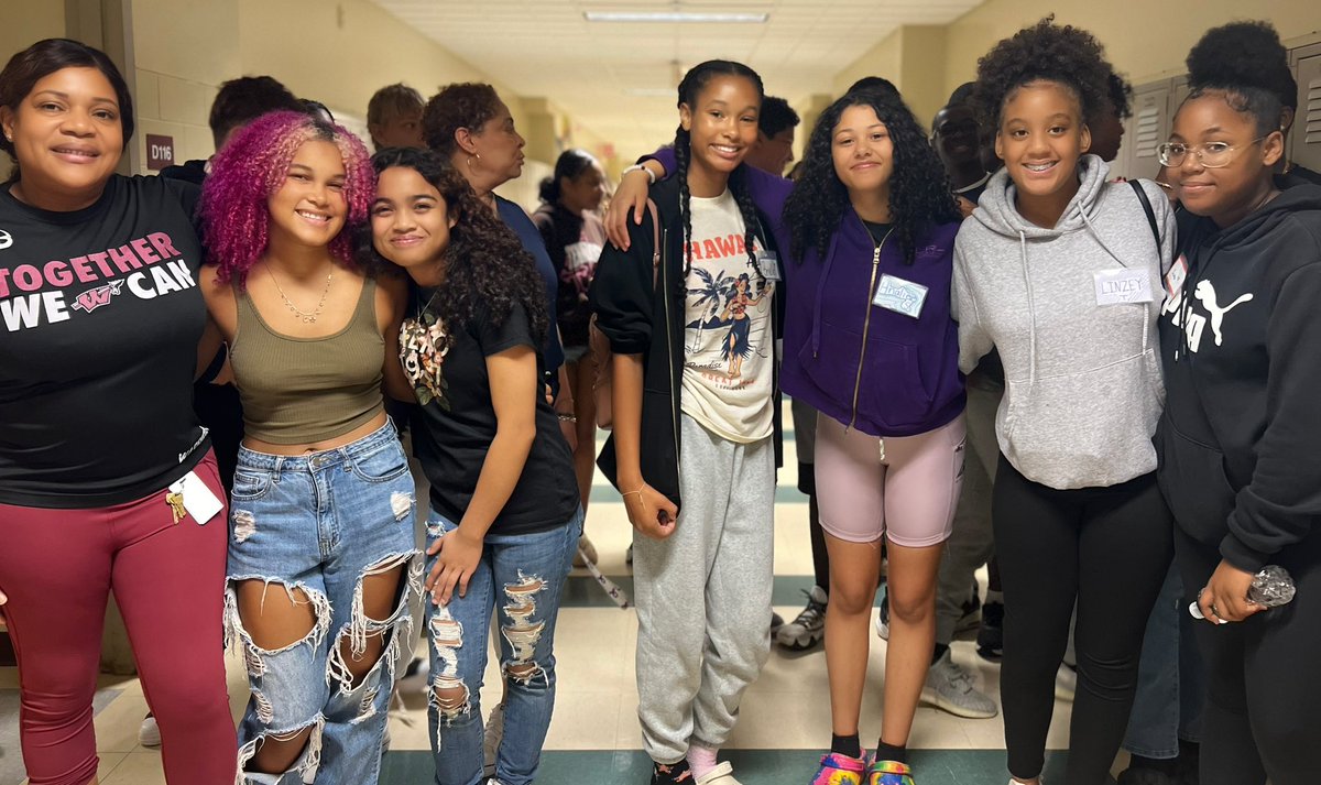 WPSwindsorct's tweet image. 🏫✨ Our Fresh Start Program is here to guide incoming freshmen on a successful transition to high school life. 💪🏽📚 This exciting summer program is filled w/mentorship, academic support, and social connections. #Day1 #weareWINdsor 👐🏽 #FreshStartProgram #NewBeginnings
