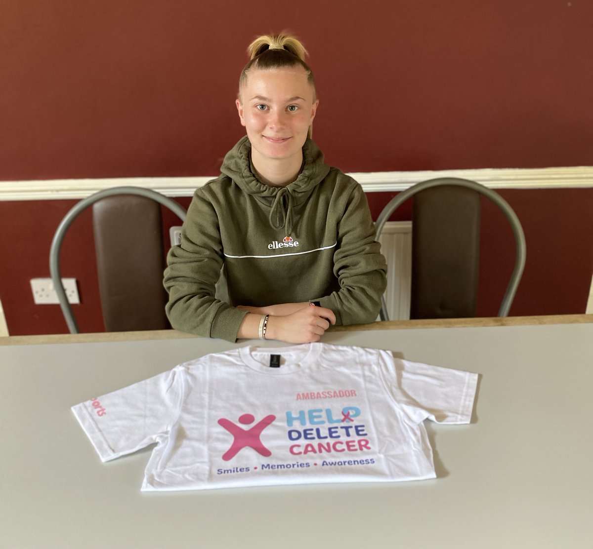 Delete_Cancer's tweet photo. Delighted to announce one of our own @hollywilliamsxo has become an official ambassador of ours ✍️

Formerly of @NorwichCityWFC, Holly has a great attitude on &amp; off the pitch &amp; we feel is a perfect fit into what we strive to achieve here at HDC

Smiles, Memories &amp; Awareness ❤️🎗️ https://t.co/Nt4bR7DU7j