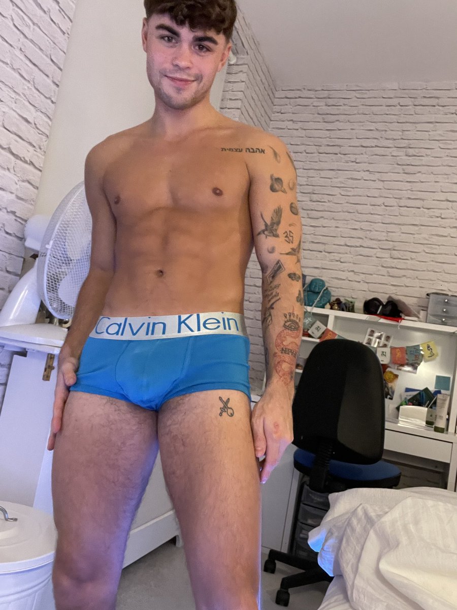 Every new subscriber will receive a free 👅  gift if you subscribe to my Onlyfans 😈

#fitness
