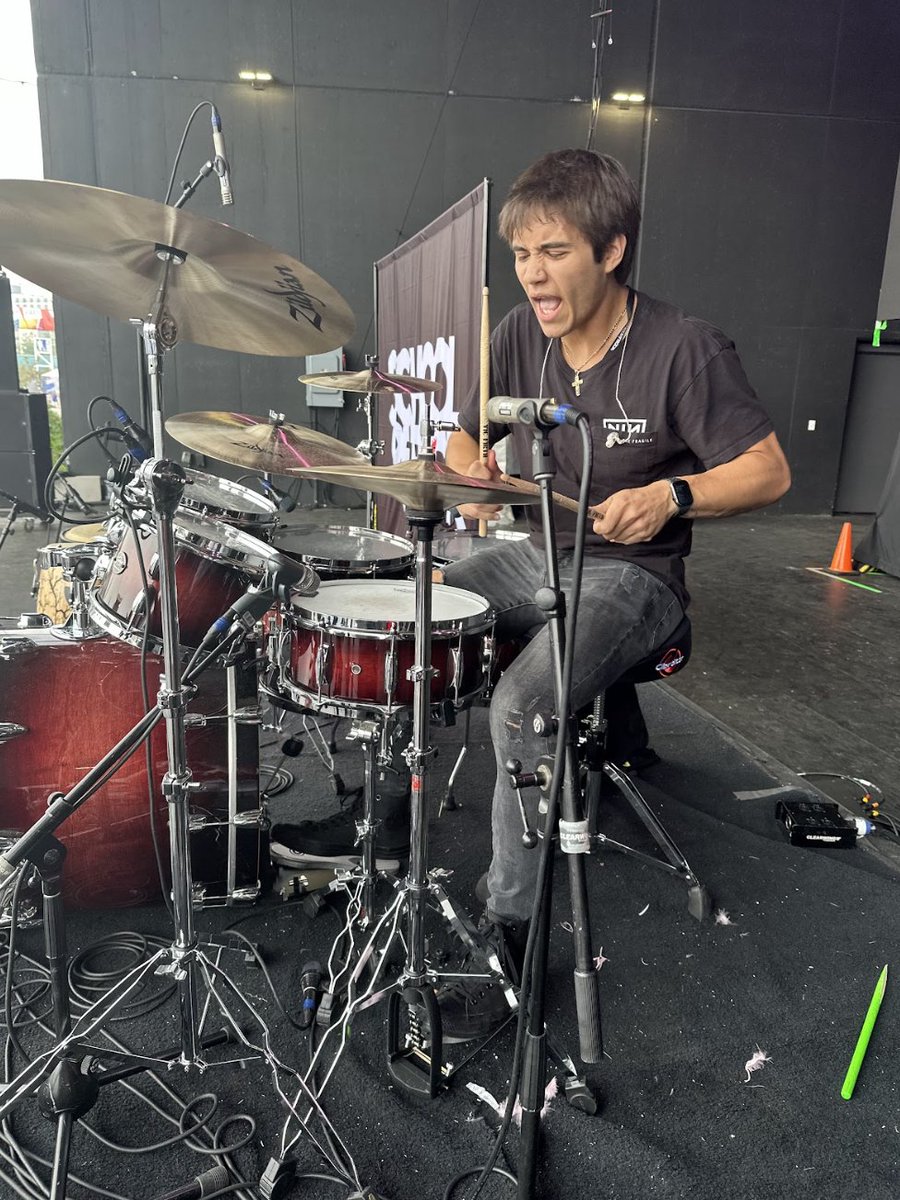 School of Rock tweet media