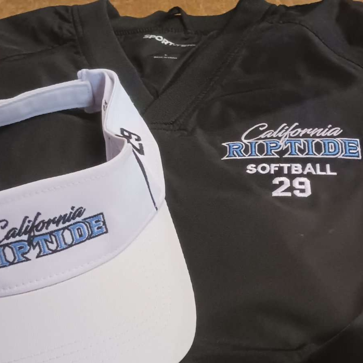 California RIPTIDE Softball shirts and caps 🥎 Who else wants personalized products with their logo? 
.
.
.
#logos #brandingdesign #brand #printondemand #customizedproducts #commercialprinting #advertising #creative #business #customizedapparel #marketing #softball #sports