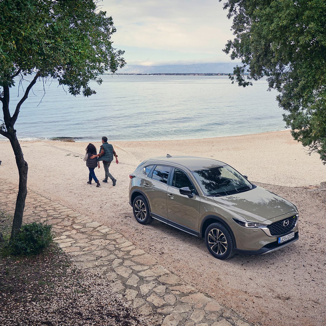 Get ready for your next beach adventure with the Mazda CX-5. The ultimate driving partner.