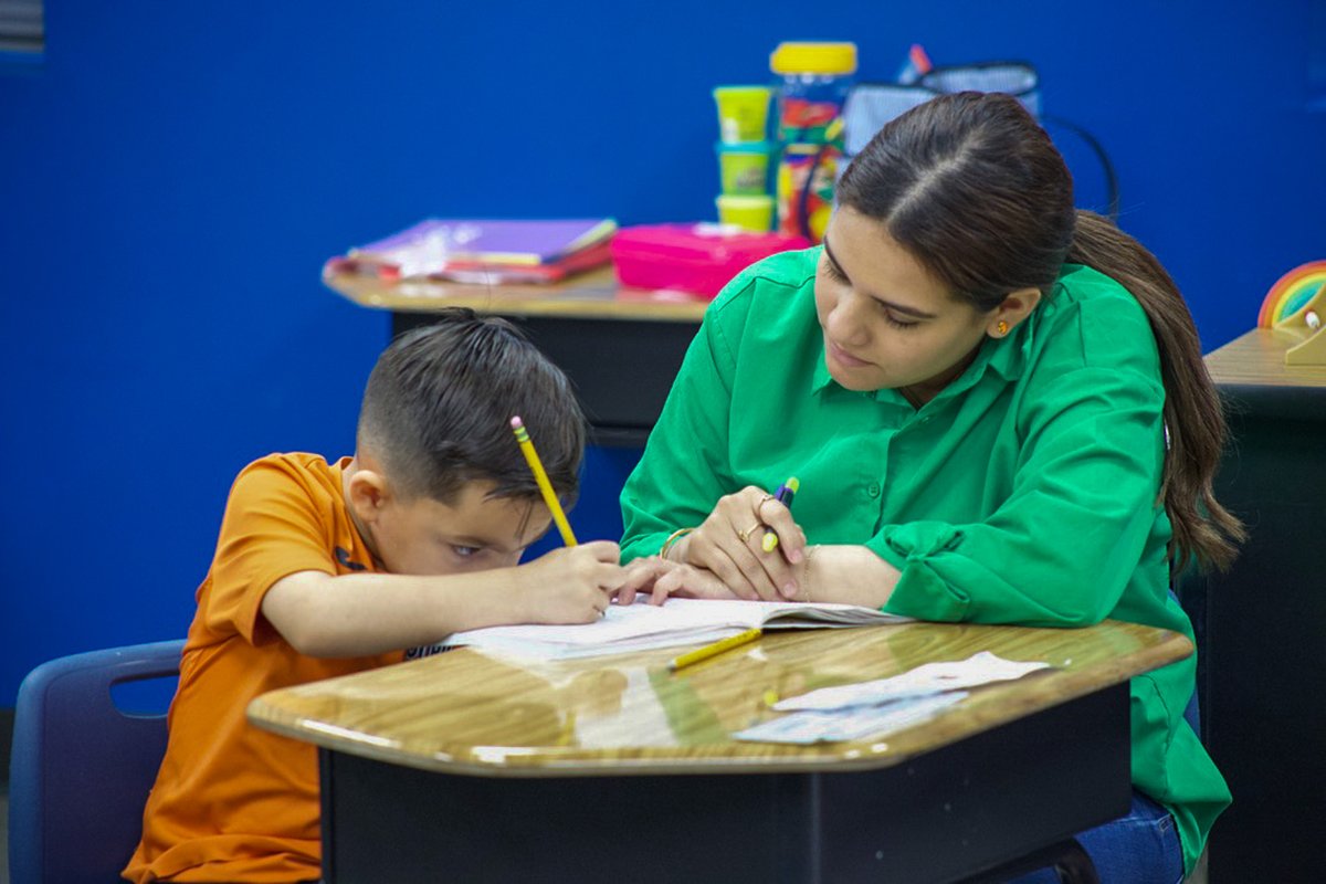 jubileeacademic's tweet image. The letter U in the word Jubilee represents the Determined Destiny Value of Understanding.

Share your experiences, perspectives, and insights as we build bridges of empathy and compassion.

Learn More about our Values: jubileeacademies.org/determined-des…

#DDV #PowerOfUnderstanding