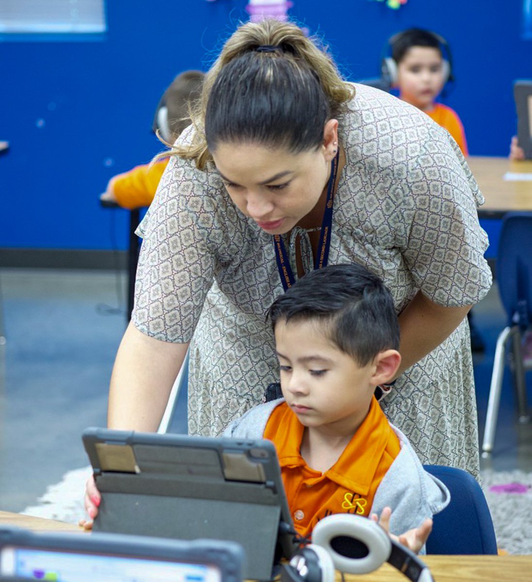 jubileeacademic's tweet image. The letter U in the word Jubilee represents the Determined Destiny Value of Understanding.

Share your experiences, perspectives, and insights as we build bridges of empathy and compassion.

Learn More about our Values: jubileeacademies.org/determined-des…

#DDV #PowerOfUnderstanding