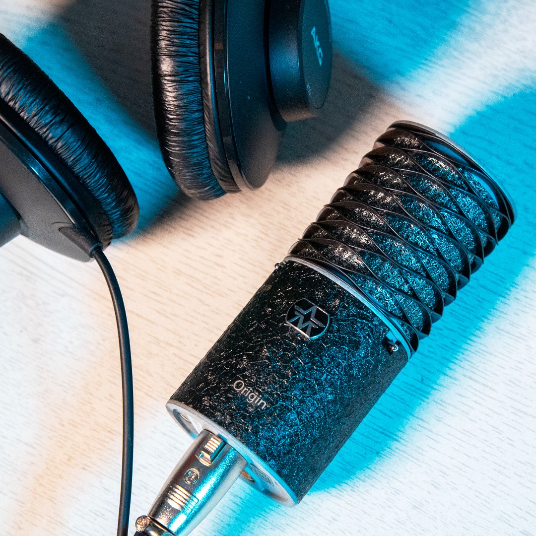 Aston_Mics's tweet photo. It's #MicMonday π Here's to a productive week in the studio; break some rules and make something great
#astonmics #astonmicrophones #astonorigin #studiomicrophone https://t.co/jjR1WBV952