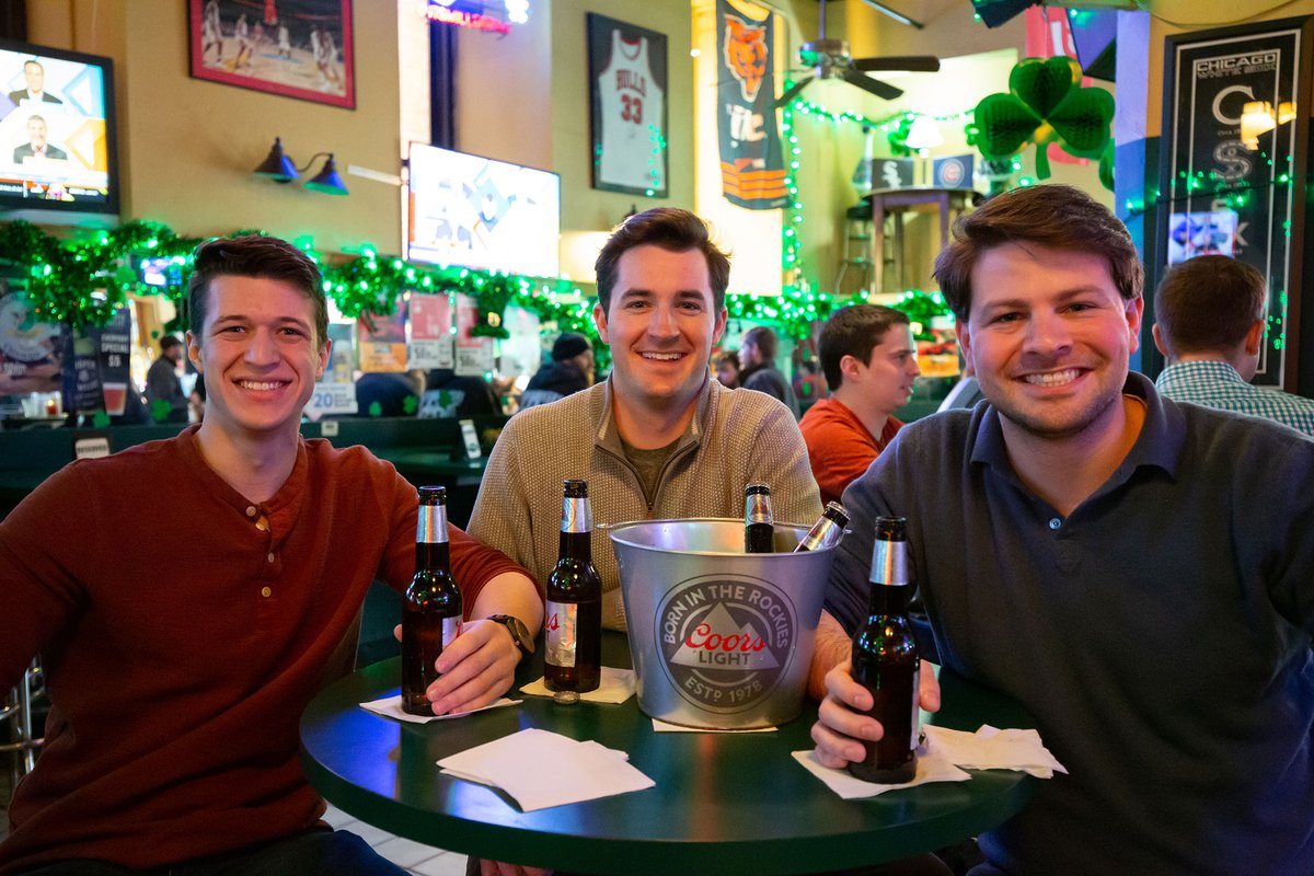 ONeilsonWells's tweet photo. $5 Coors Bottles &amp; $25 Buckets of Domestics all day! 💯#ONeilsOnWells 🍻🎉🙌🍸 https://t.co/pKVn26iBuA
