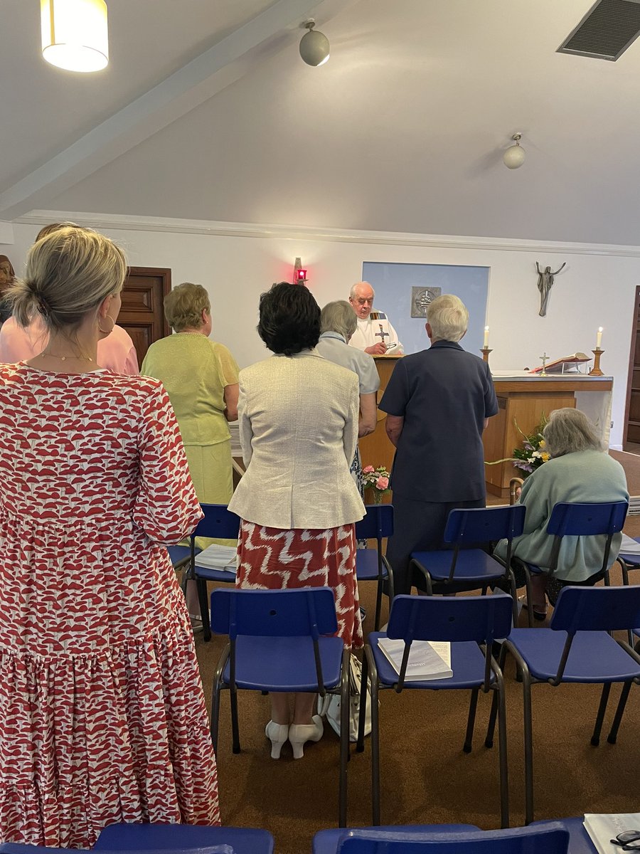 ColomaCGS's tweet photo. On Saturday we warmly welcomed Coloma Old Girl’s Association (COGA). It was a day of shared history and friendship #toworkistopray #workhardbekind @SelcatTrust @RC_Southwark https://t.co/TfeoydGtbJ