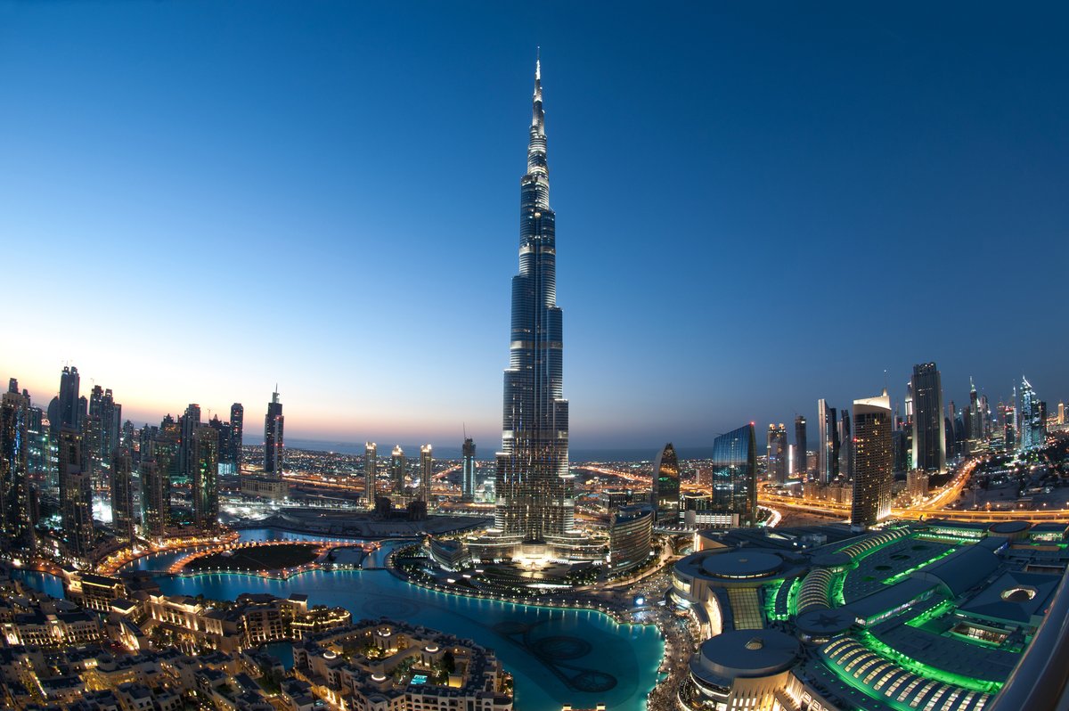 Fun fact: the world’s tallest building, the Burj Khalifa, had upwards of 12,000 people working on the project at one point. What is the most amount of people you’ve had working on a project? Let us know!

#BurjKhalifa #Workforce #BigProjects