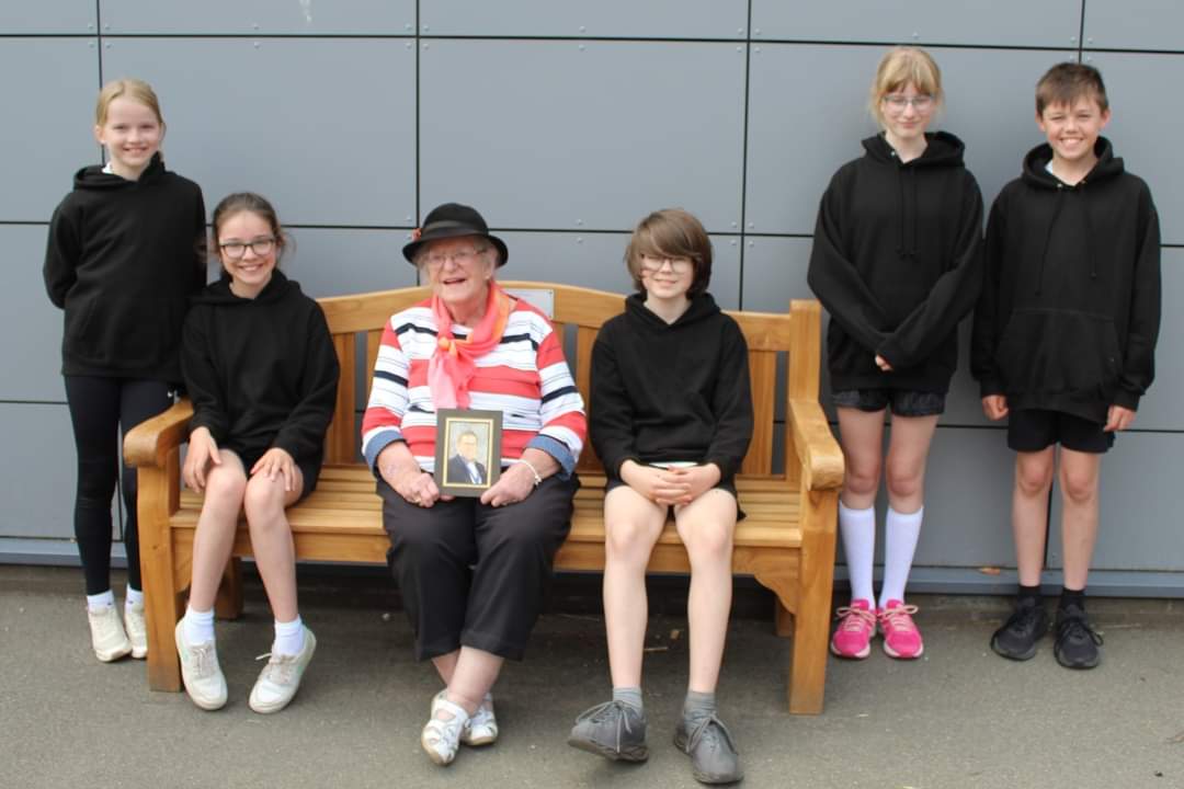 ManorFarmSchool's tweet photo. Thank you so much to @HykehamLions for their kind donation of our Friendship Bench which is in loving memory of Lion Ray Pritchard.  It was wonderful to meet members of Ray's family today along with some of The Hykeham Lions and their families. https://t.co/LHqy1LIGQS