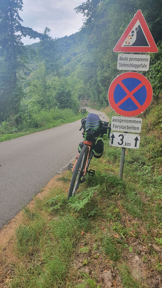 brrreadfan's tweet photo. #BikeStacking zur @BTCZitadelle
Tag 5 von Passau bis Steyr mit 152k Sats an @BitcoinEkasi.
Die Hashrate konnte auf 22,9k sats/h gesteigert werden. Die Rückenwind-Zaps haben endlich gewirkt. Danke!
Ab morgen wird die Difficulty langsam wieder hochgeschraubt.
#bitcoin #Zitadelle23 https://t.co/IGELbr4xTw