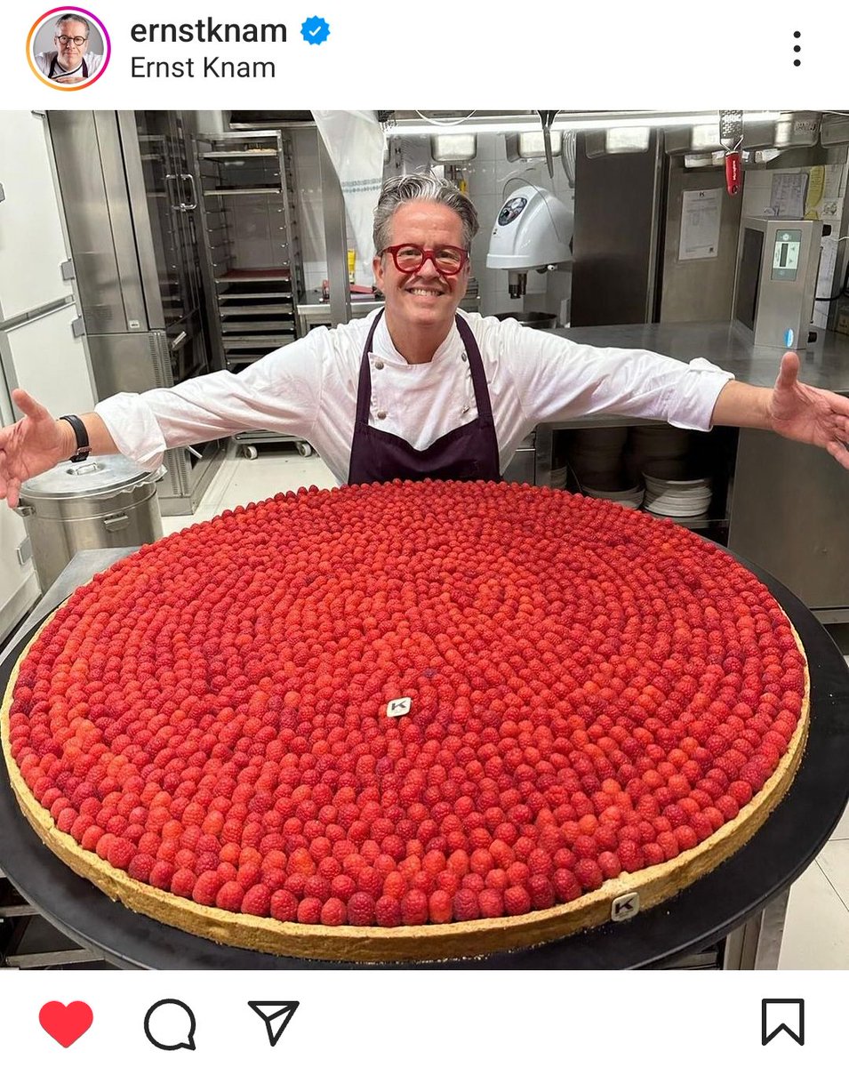 BoopTZtop's tweet photo. Quando sei a dieta e ti dicono che una volta al mese puoi concederti una fetta di torta.
#ernstknam #alanfoodchallenge
#mangiare @ErnstKnam https://t.co/O0KdKxLEUg
