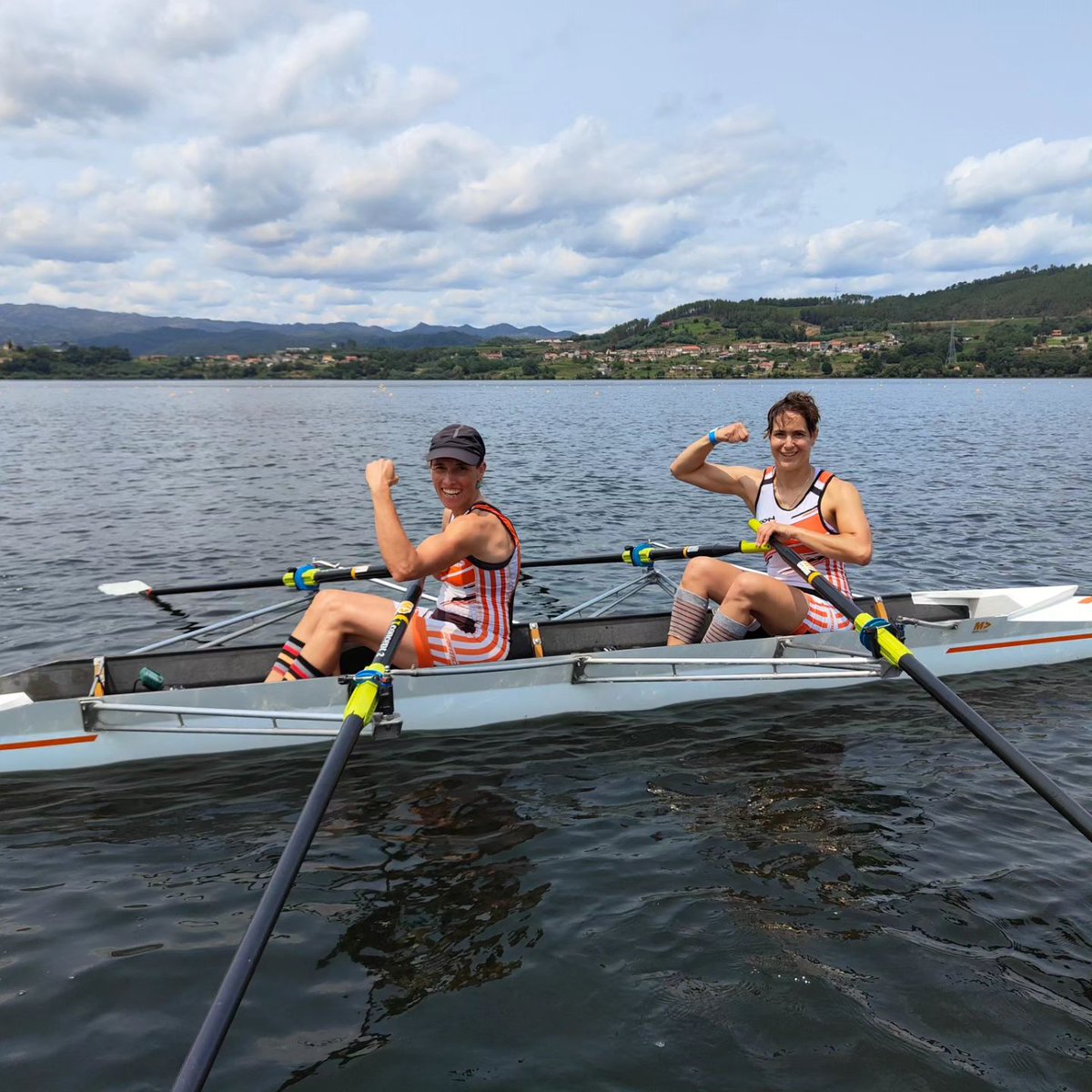 Medalla de bronce en el Campeonato de España de veteranos 🇪🇸 en 2X Femenino 🚣‍♀️🏆

Enhorabuena chicas, muy meritoria posición dadas las condiciones en las que tenemos que entrenar 💪👏

#remomadrid #remo #rowing #canotaggio #rudern #aviron #competicion #campeonatodeespaña #deporte