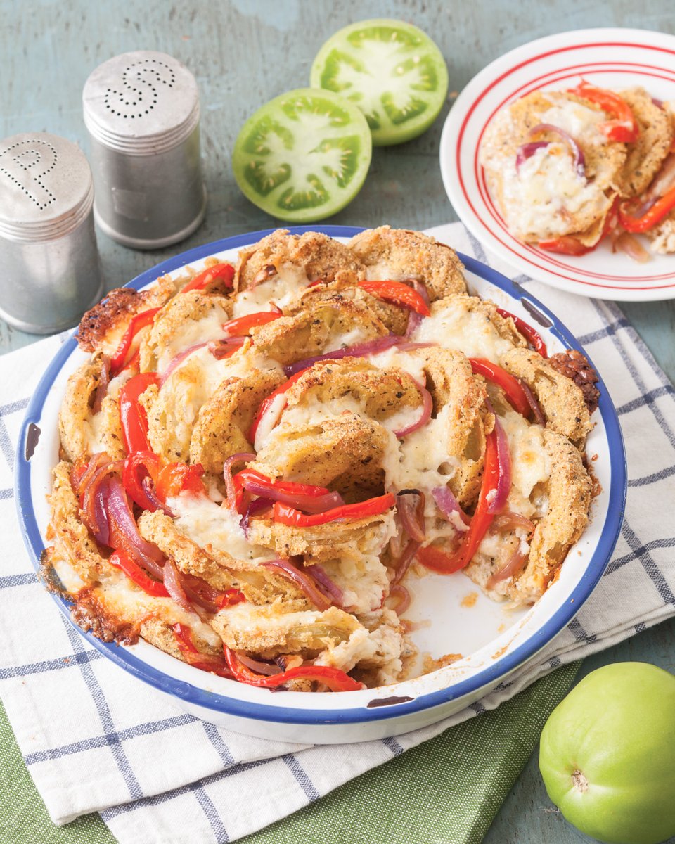 TasteMag's tweet image. Crispy fried green tomatoes combine with creamy tomato pie in this yummy recipe! bit.ly/3PTD3zl

#greentomatoes #friedtomatoes #friedgreentomatoes #pie #easyrecipe #tasteofthesouth