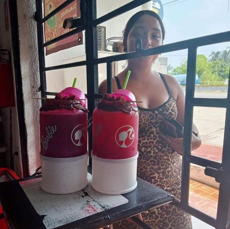 ProfeTalamantes's tweet photo. - Prepárenle 2 barbiechelas a la psicóloga, pero en corto.
-... https://t.co/09E7o2ISfO