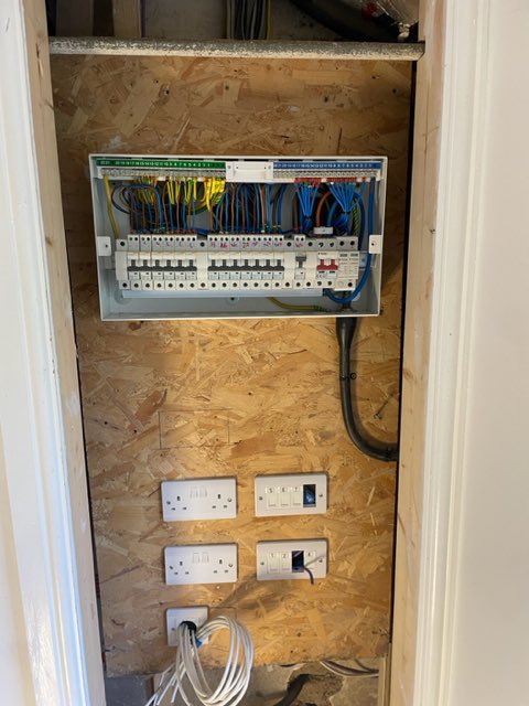 NickNjlight's tweet photo. Recent consumer unit replacement on a rewire project using Click Elucian @ClickScolmore #MoreInstall #Clickscolmore #elucian https://t.co/iAsGwKNhGA