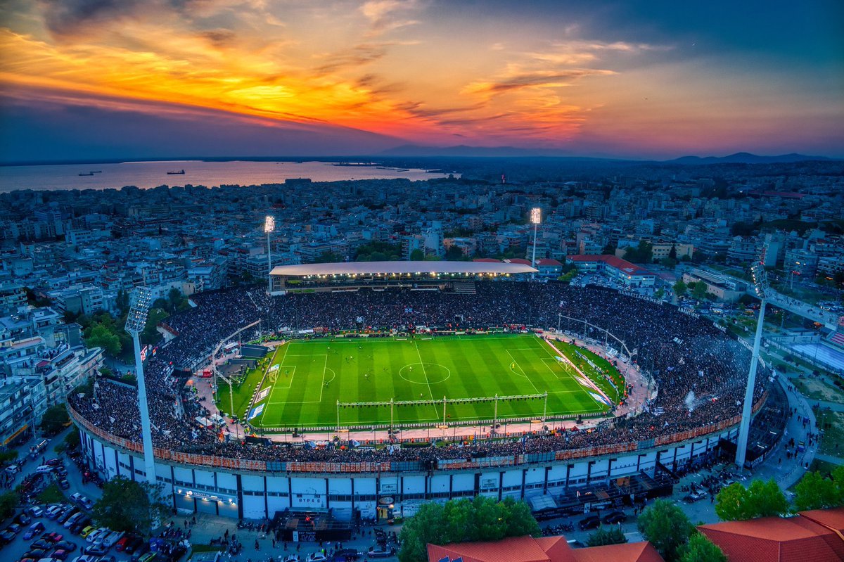 EuroFballZone's tweet photo. 🇬🇷 🏡 PAOK FC

📍 Thessaloniki is easy to fall in love with – it has beauty, chaos, history and culture, a remarkable cuisine and wonderful, vast sea views. This is Greece’s second city and the streets remain full of life and vibrancy.

🏟️ Toumba Stadium (28,701) https://t.co/omcBVzrFwh