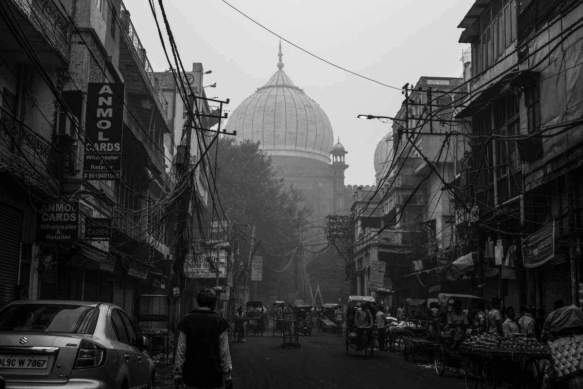 TourismHalal's tweet photo. Walk through the lanes of Shahjahanabad (Old Delhi) in India; you will see how life is different here. You will find a unique culture, where you can feel the past era and the people of this place still standing as they were centuries ago 😍😇

#halaltrip #olddelhi #heritage #trip https://t.co/5ftgx0qHMN