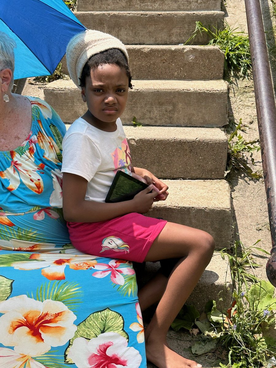 DaytonPolice's tweet photo. We have found a child in the area of Wroe and Neal. She appears to be about 9-10 years old and appears to be non-verbal. She is currently in our care. If someone has information about her, please call dispatch at (937) 333-2677. https://t.co/jef1r4jEjb