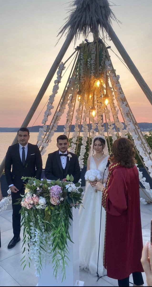 berkan_karaca's tweet photo. Kardeşim, meslektaşım Rahman Aktaş ile Aynur Erdal çiftinin nikah merasimine şahitlik ettim. 

Kendilerine bir ömür boyu mutluluklar diliyorum. https://t.co/7ySK2GYSLZ