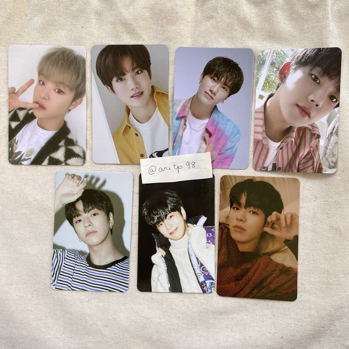 aritp98's tweet photo. [VENDO] PHOTOCARDS TREASURE

- photocards oficiais 
- R$20 cada + frete
- sem avarias
📍posso entregar pessoalmente pra quem for de curitiba ou paranaguá! 

🏷️ treasure kpop yg venda pc https://t.co/0wojtnPoWx
